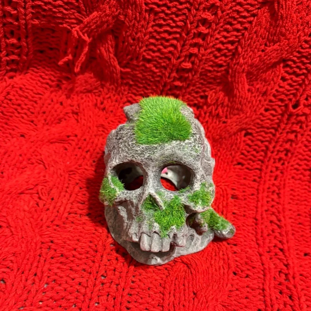 Mossy Skull Aquarium Ornament Resin Fish Tank Decoration Hideout Grey Green